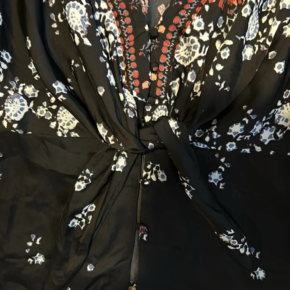 Free People Run Free Tunic Blouse size M Bohemian black floral Night Shade satin - Picture 3 of 15